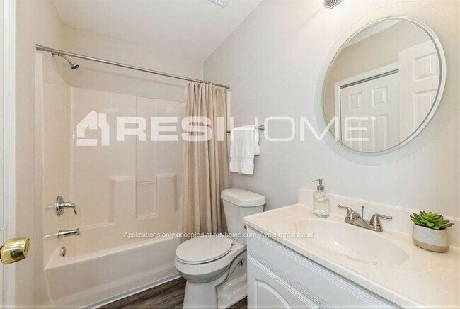 Building Photo - 1340 Birdsong Ln