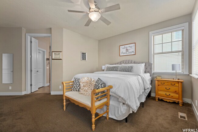 Building Photo - 885 S Crescent Way