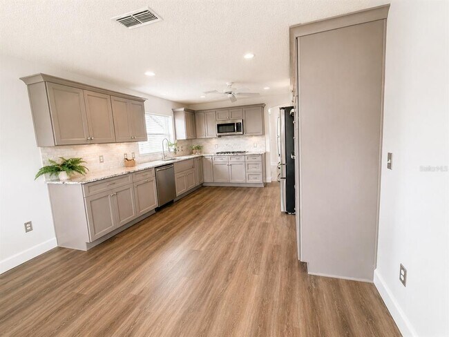 Building Photo - 1211 Cabella Cir