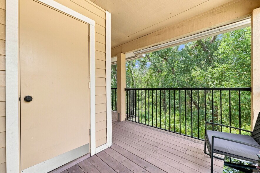 Building Photo - 8630 Mallard Reserve Dr