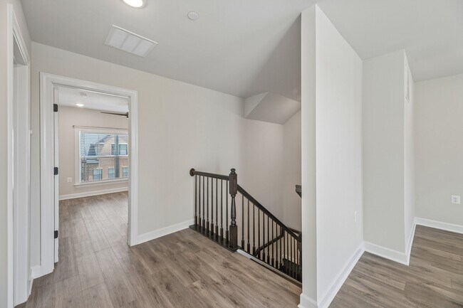 Building Photo - 7202 Mountaineer Dr