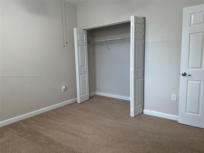 Building Photo - 9232 SW 170th Ave