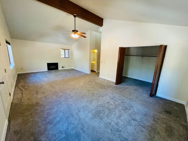 Building Photo - Spacious 4 bed 3 bath house for RENT in So...