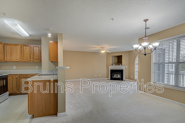 Building Photo - 6113 Hedgecock Cir