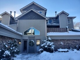 Building Photo - 2160 Ridge Dr