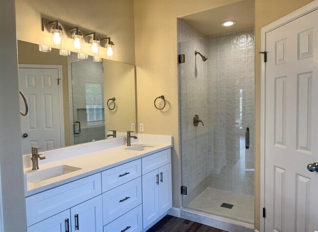 Building Photo - 1306 Meadow Cove