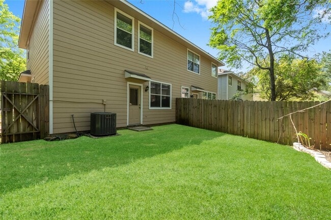 Building Photo - 15 Blue Creek Pl