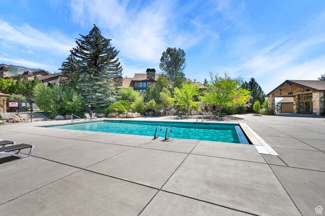 Building Photo - 3615 N Wolf Creek Dr