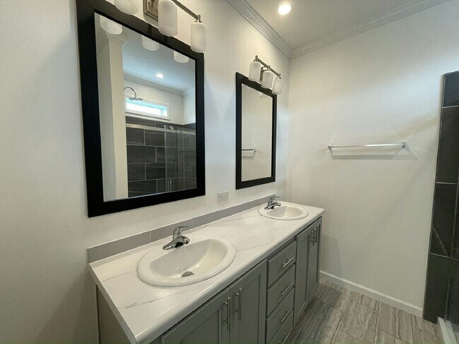 Building Photo - 34866 Silver King Dr