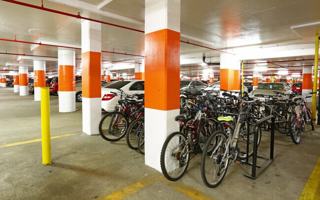 Building Photo - 2111 Richmond Hwy