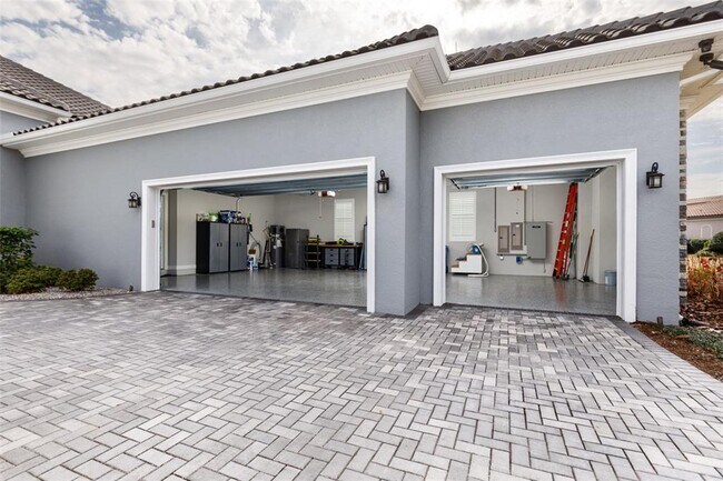 Building Photo - 10605 Midview Terrace