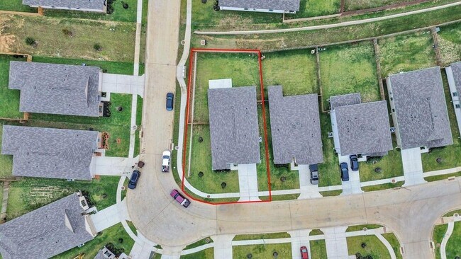 Building Photo - 18211 Hidden Dahlia Dr