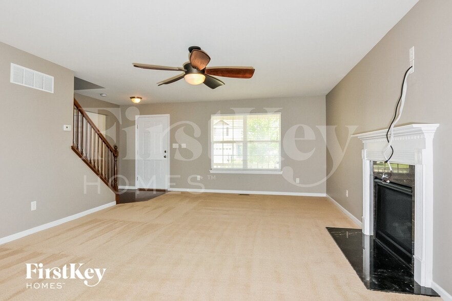 Building Photo - 229 Greengate Dr