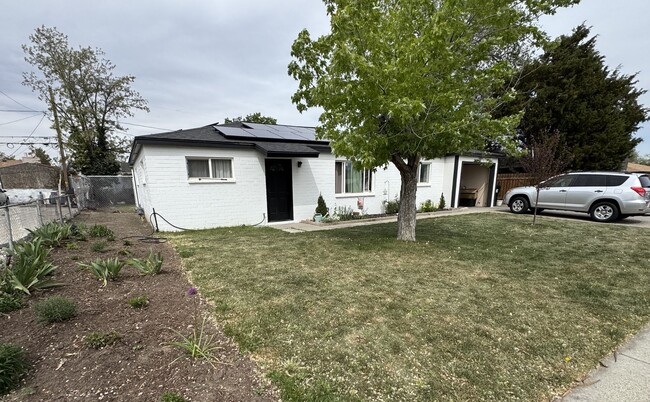 Building Photo - Quiet 3 Bed Kearns Home with Solar, Safe Neighborhood, Great Location!!!