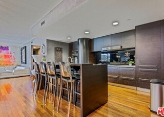 Building Photo - 6250 Hollywood Blvd