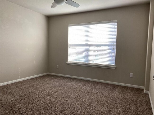 Building Photo - 159 Plantain Dr