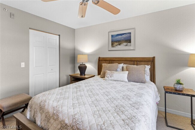 Building Photo - 8274 Key Royal Cir