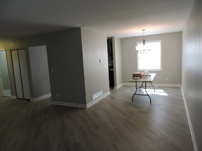 Building Photo - 407 Beechwood Dr