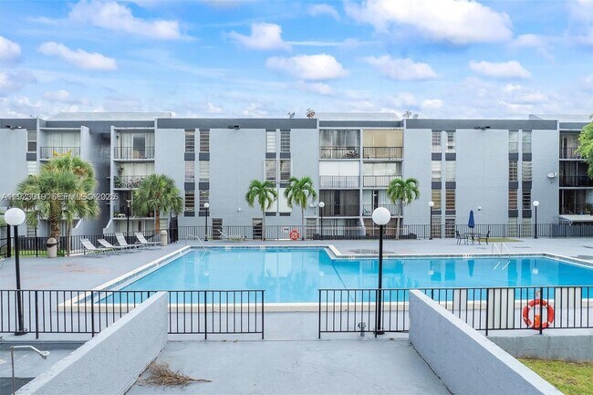 Building Photo - 8841 W Flagler St