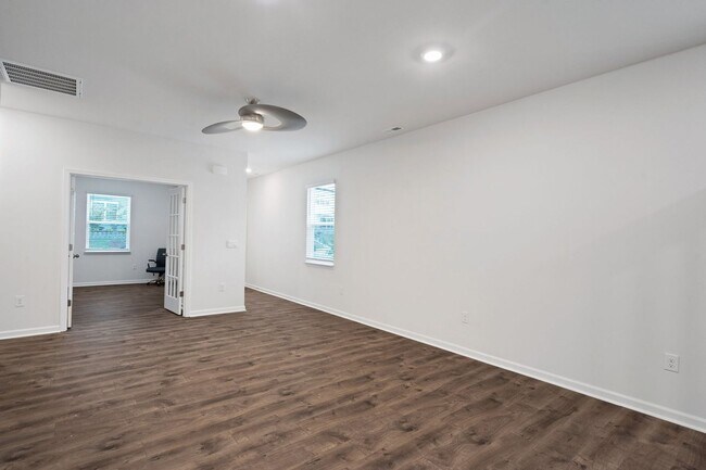 Building Photo - Charming 3BR House in Fuquay Varina