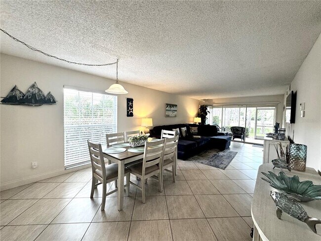 Building Photo - 4377 Longmeadow