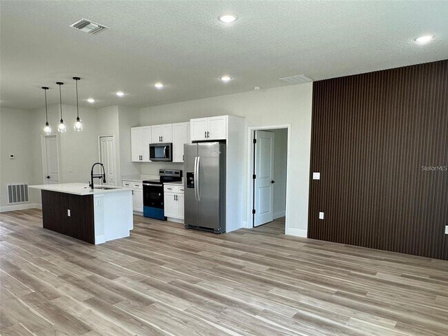 Building Photo - 3063 SW 168th Loop