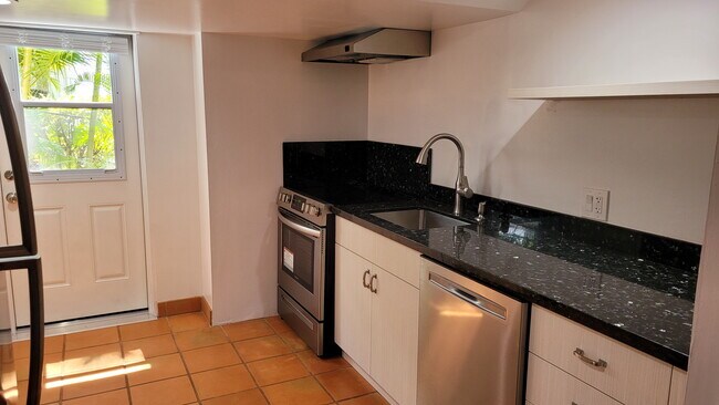 Building Photo - 4115 Sierra Dr