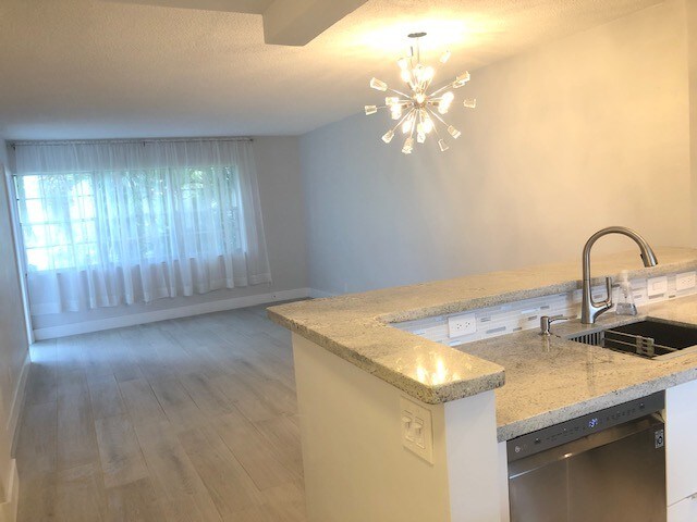 Building Photo - 1333 E Hallandale Beach Blvd