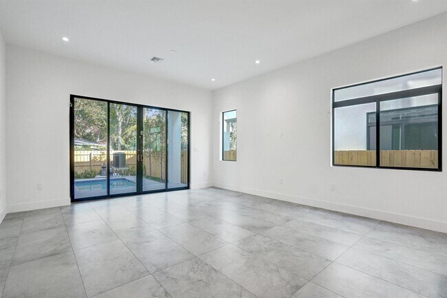 Building Photo - Southwest 7th Avenue, Fort Lauderdale, FL 33315 - 3 BR 3.5 BA townhouse
