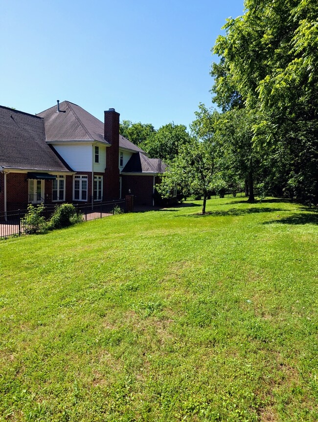 Building Photo - 9301 Grist Mill Ct