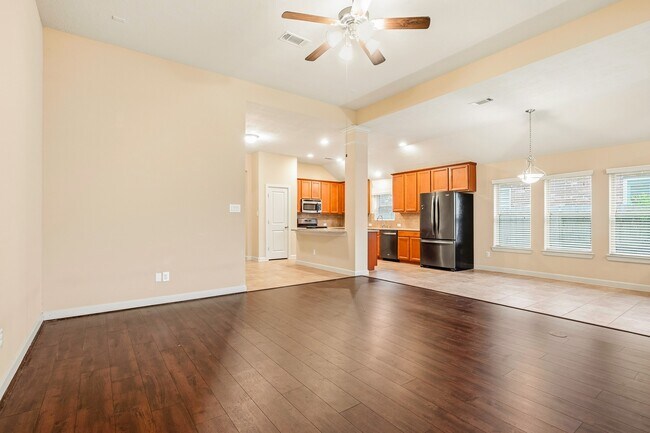 Building Photo - 18315 E Willow Oak Bend Dr