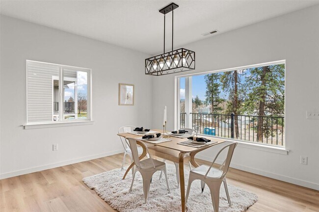 Building Photo - Brand New 2 Bed, 2 Bath Townhouse w/ a View!