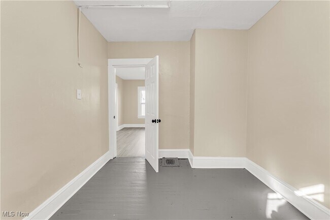 Building Photo - 3865 W 16th St