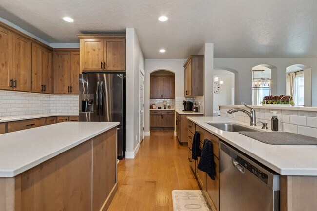 Building Photo - 5118 N Cunard Wy