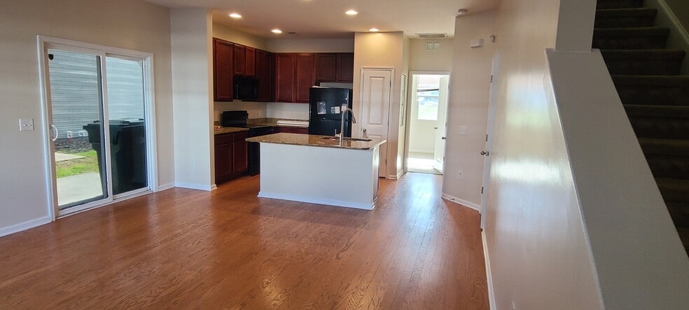 Building Photo - 327 Flyway Rd