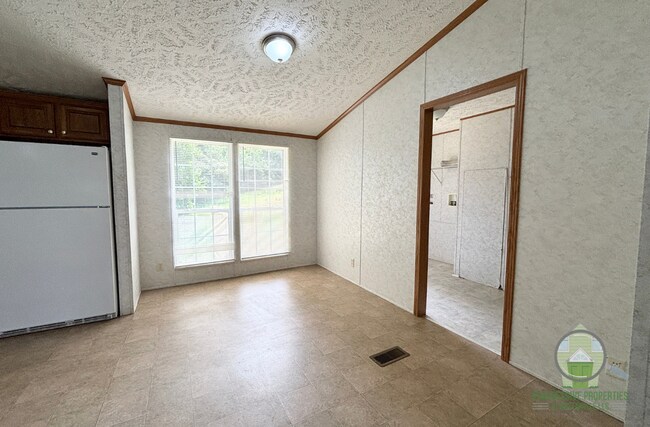 Building Photo - 68 Honeysuckle Dr