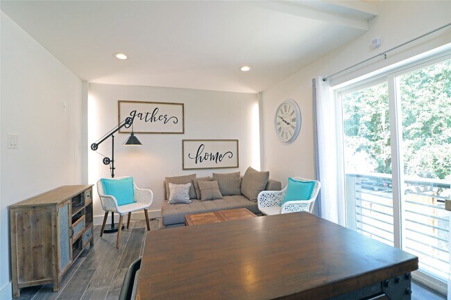 Building Photo - 2310 McDuffie St