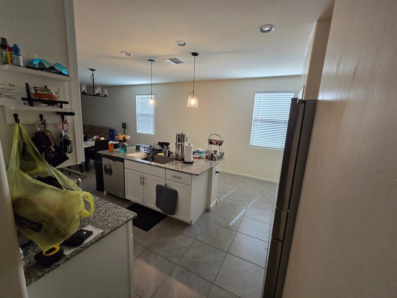 Building Photo - 11868 W Charismatic Dr