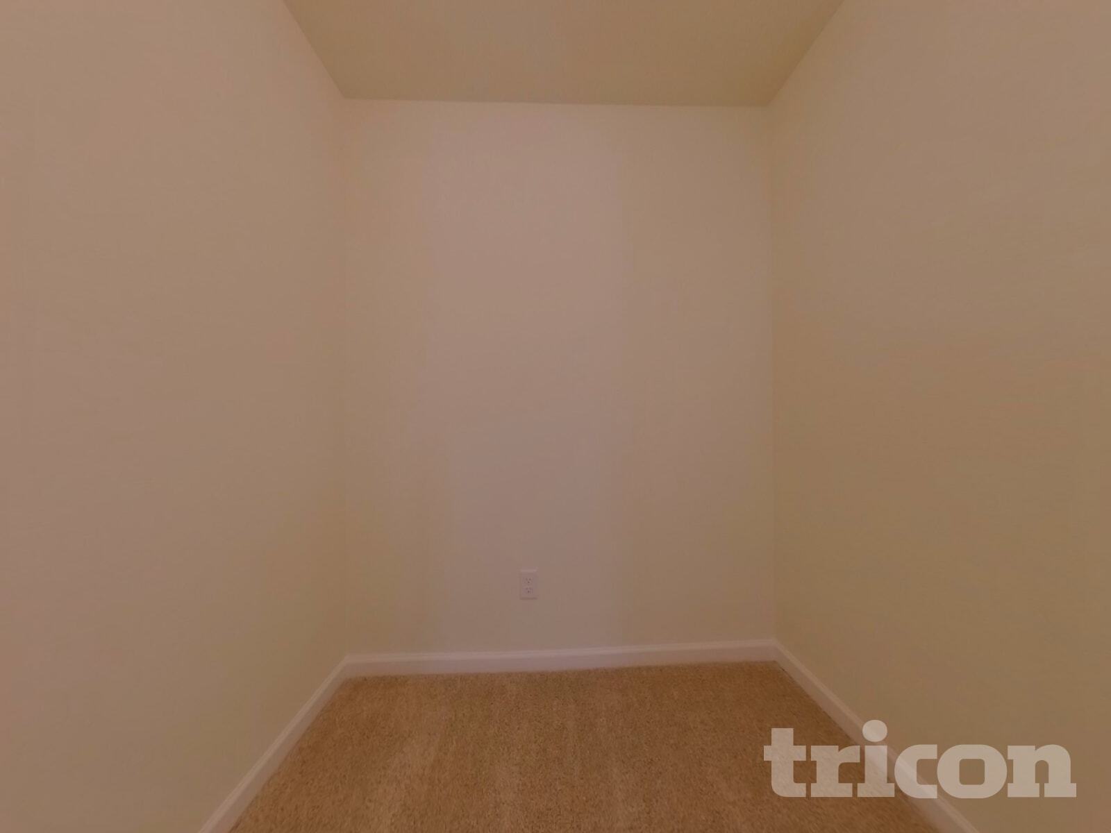 Building Photo - 1080 Crescent Moon Lp