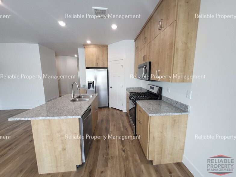 Building Photo - 347 Eliza Joy Ln