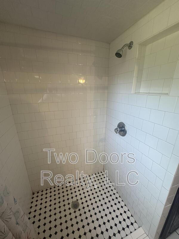 Building Photo - 3612 N Drexel Blvd