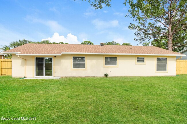 Building Photo - 486 Catalina Ave