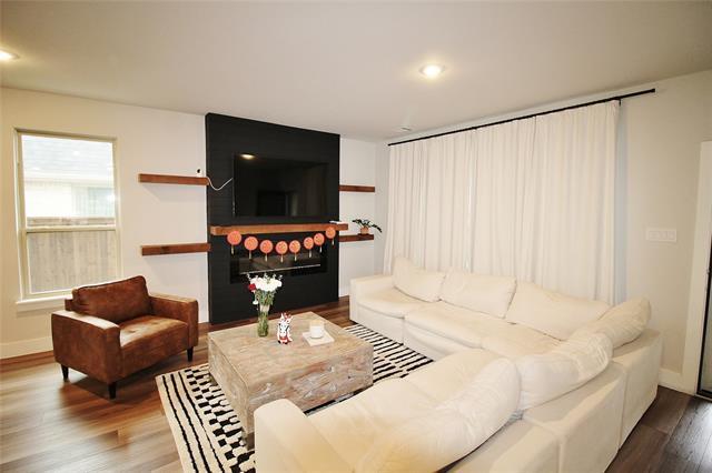 Building Photo - 218 Mockingbird Dr