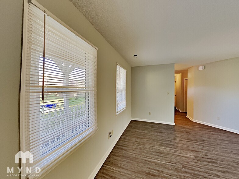 Building Photo - 5 Thensia Ct