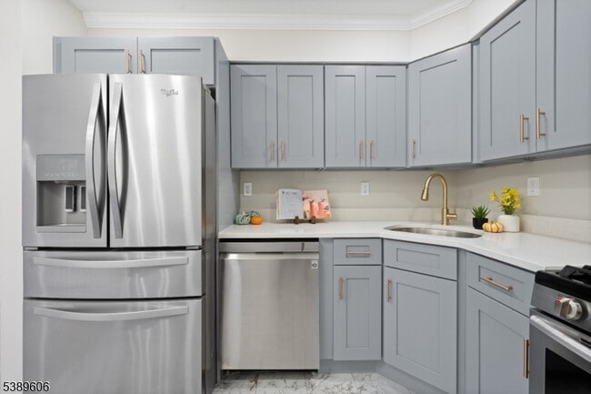 Building Photo - 160 Goldmine Ln