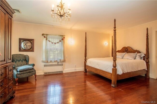 Building Photo - 451 Beechmont Dr