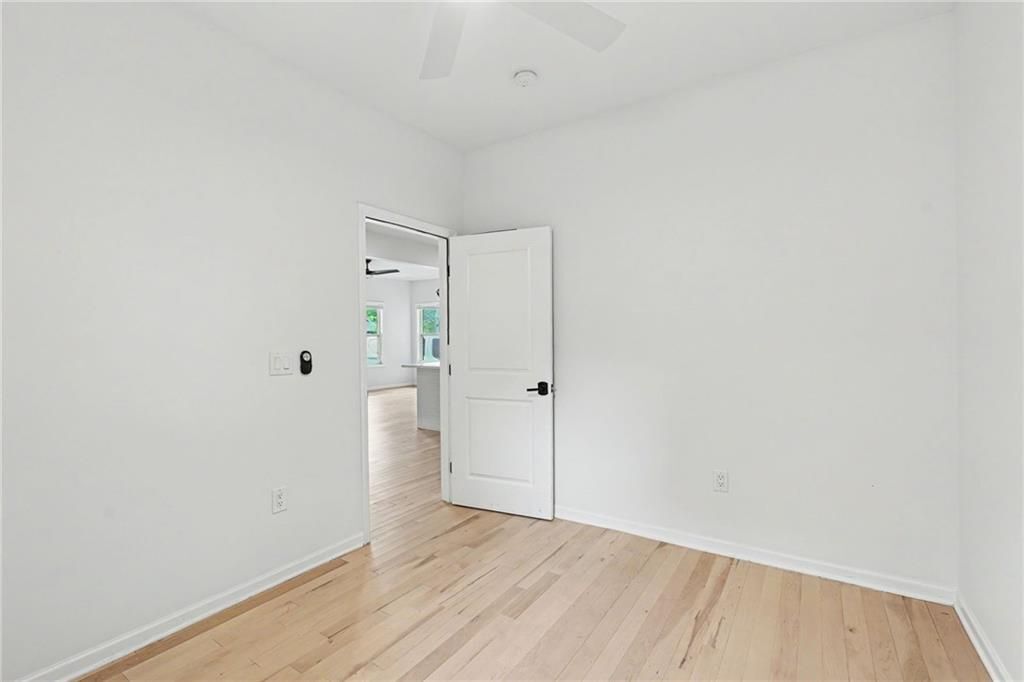 Building Photo - 827 Elbert St SW