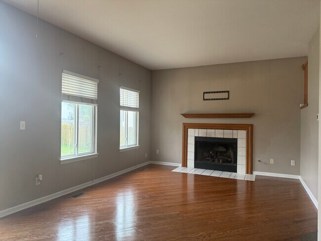 Building Photo - 21529 Franklin Cir