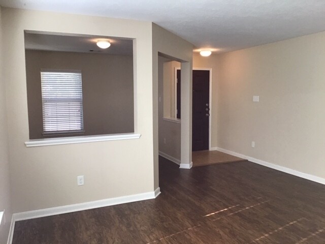 Building Photo - 16215 Ranchland Ln