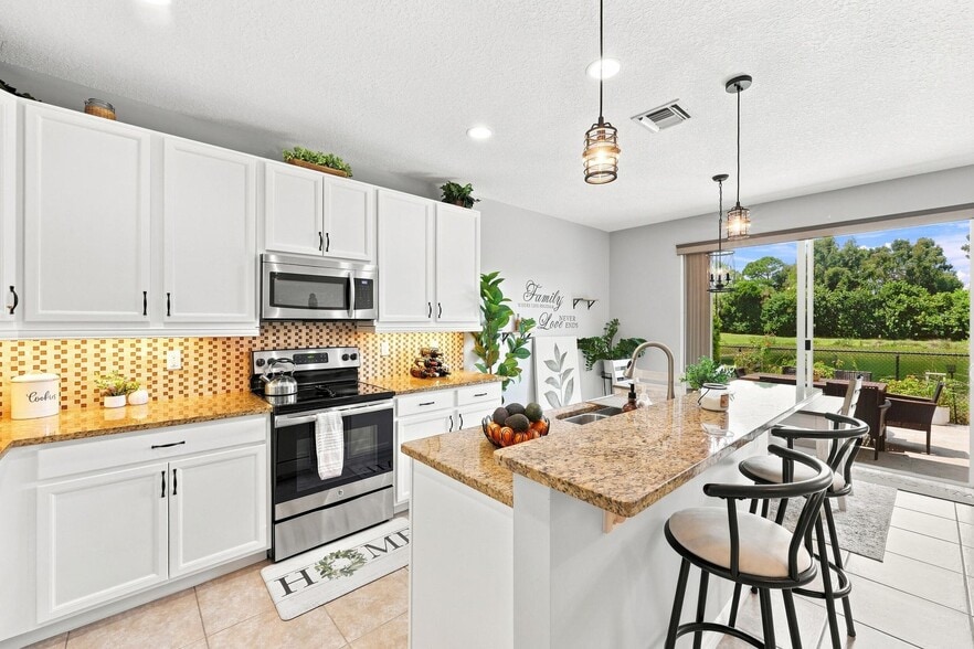 Building Photo - 4585 Tara Cove Way
